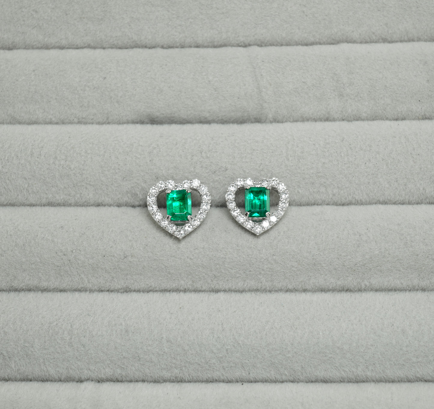 エメラルド ピアス