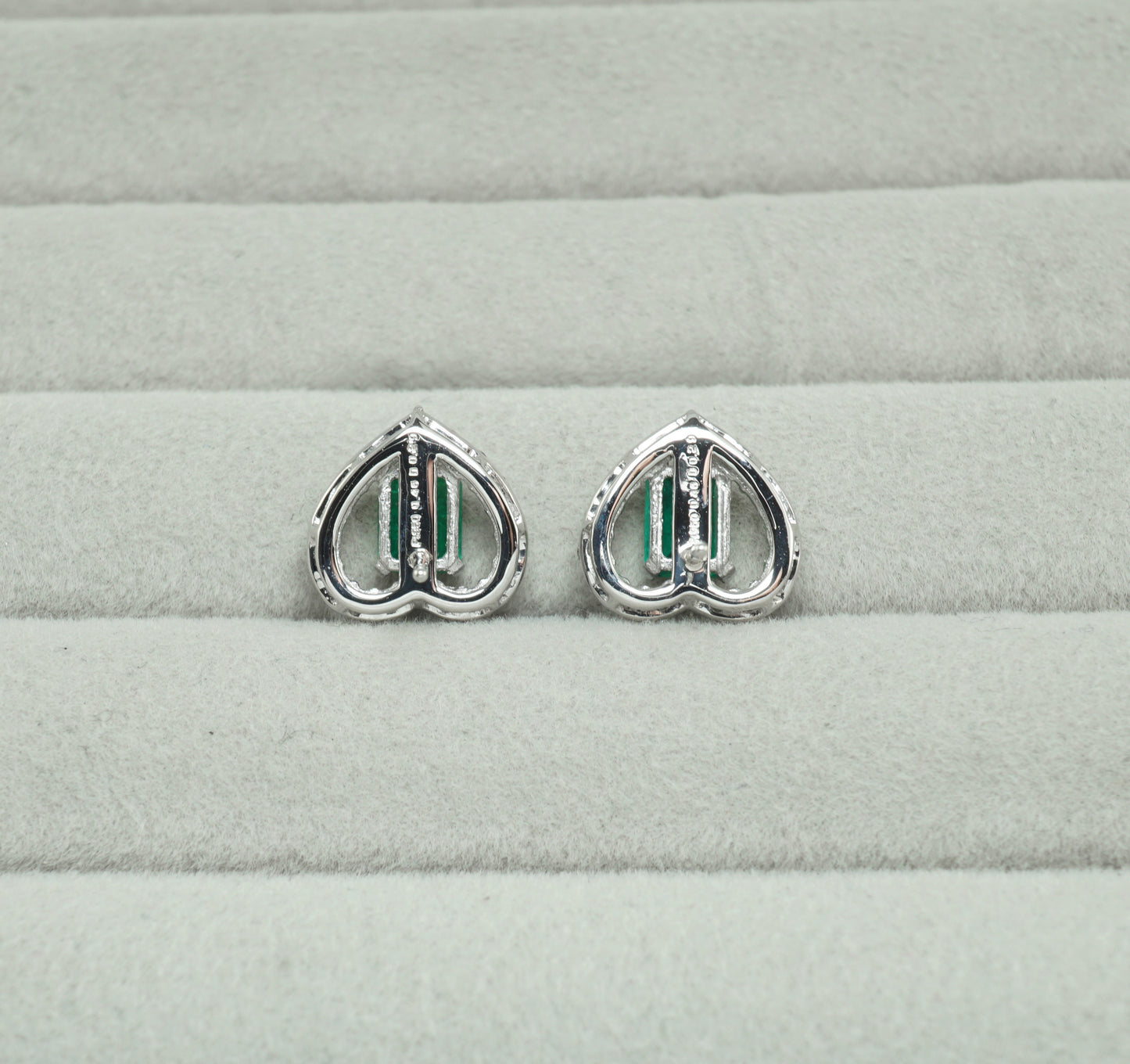 エメラルド ピアス