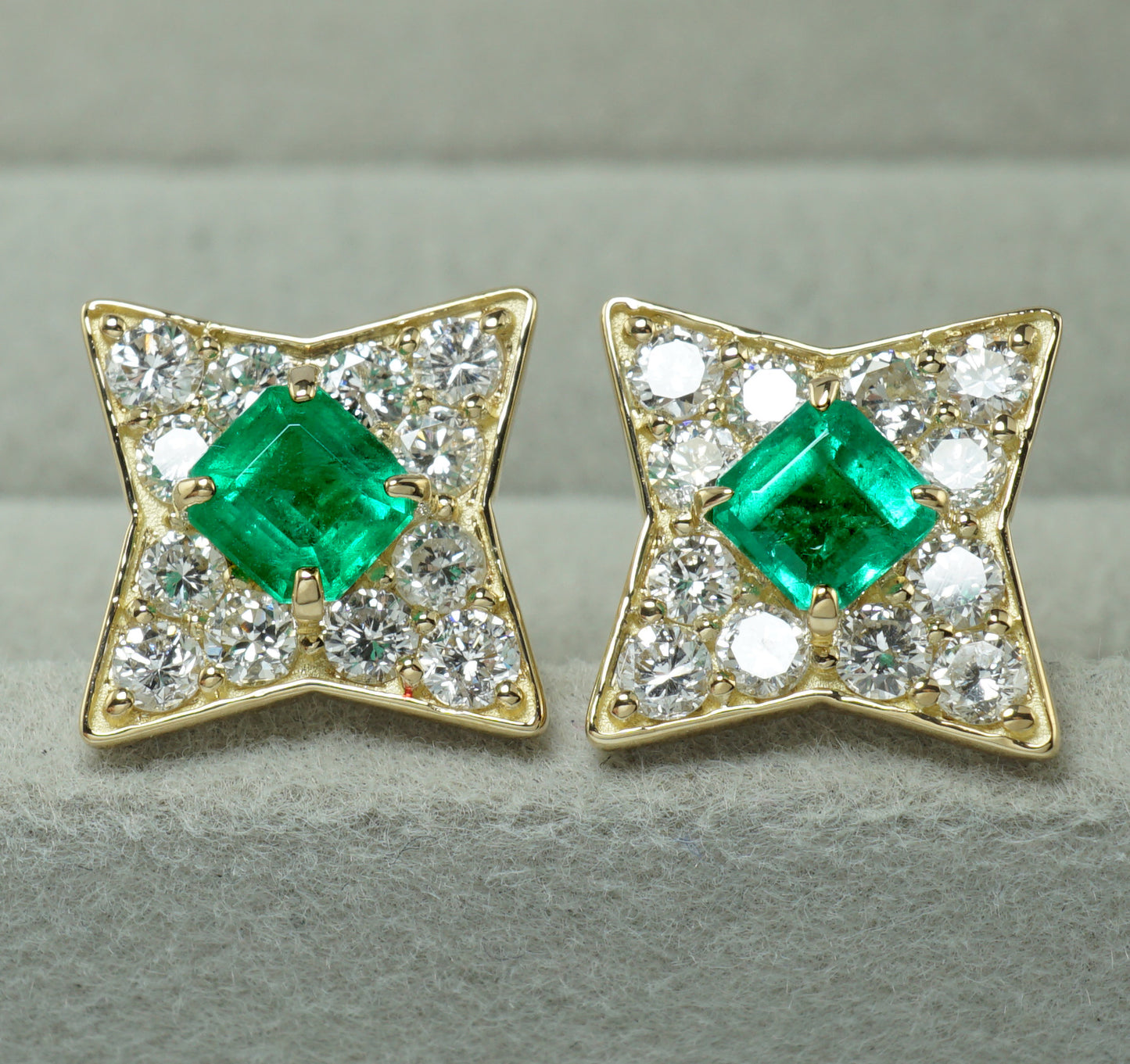 エメラルド ピアス