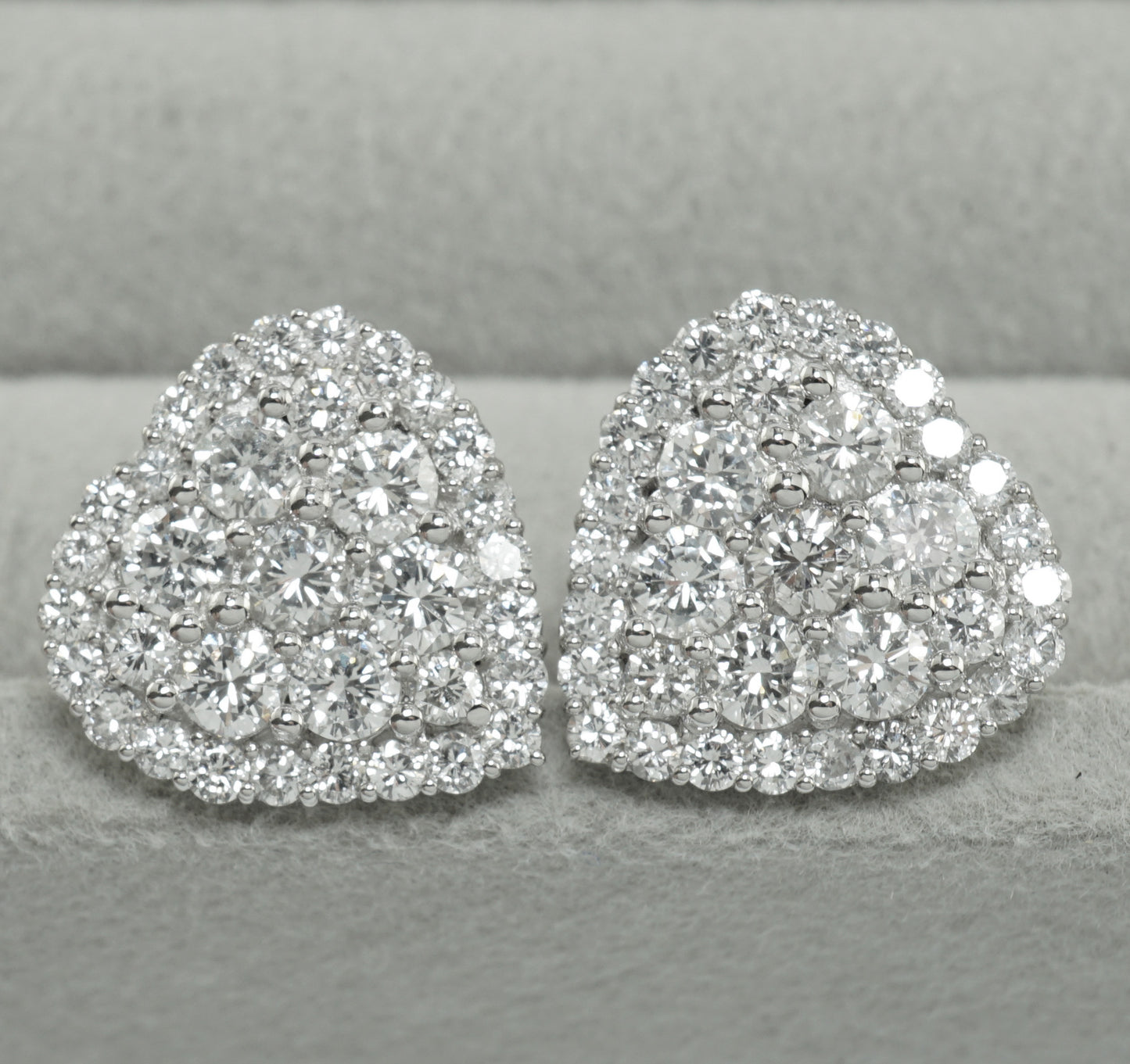 ダイヤモンド ピアス