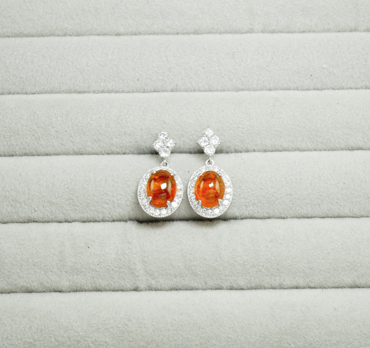 スペサルティンガーネット ピアス