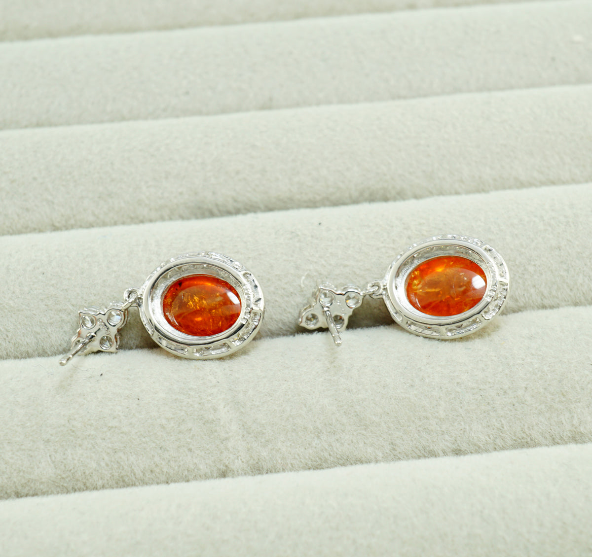 スペサルティンガーネット ピアス