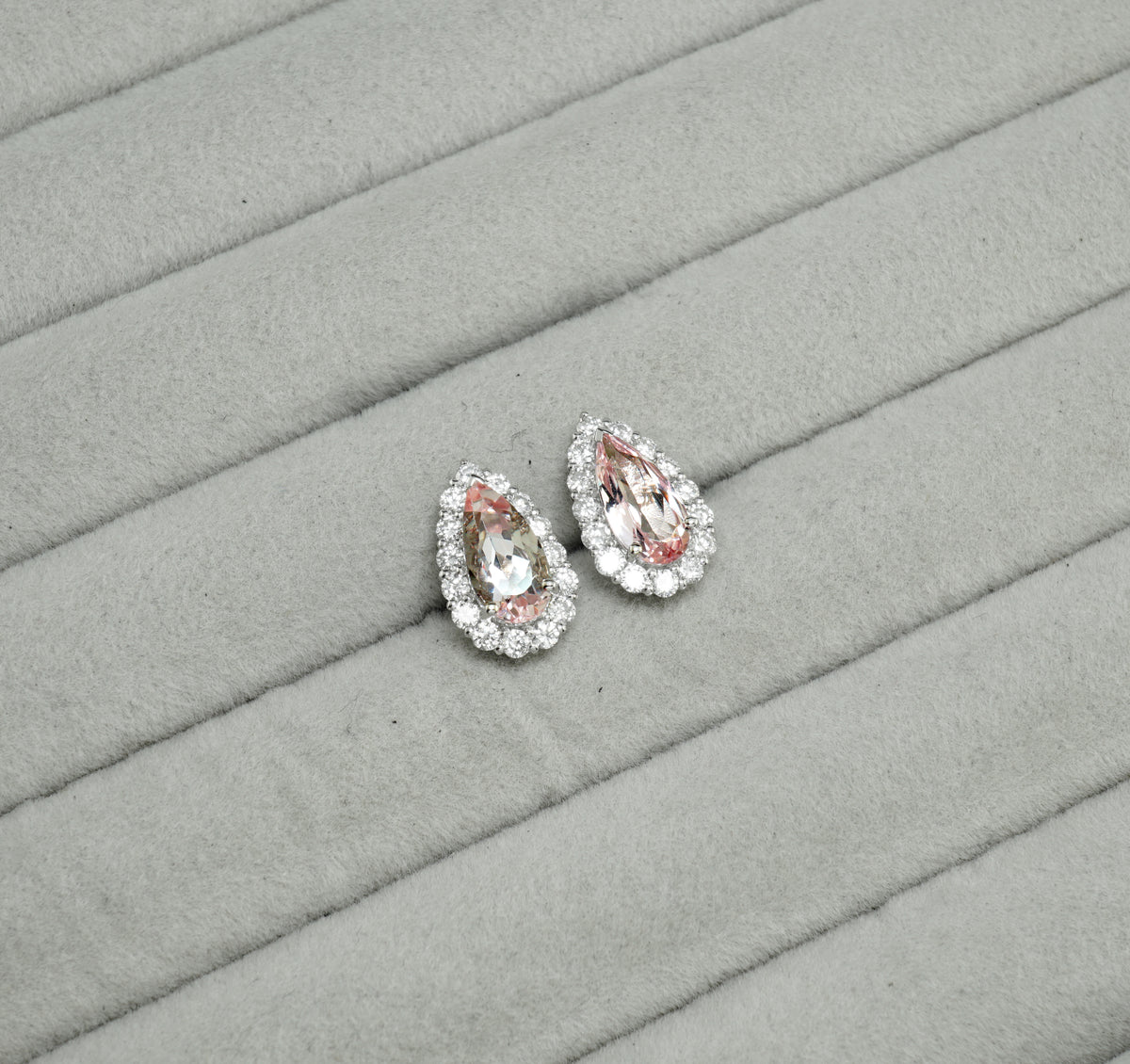 モルガナイト ピアス