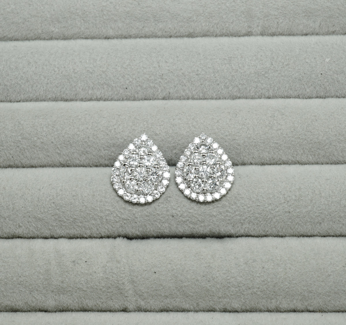 ダイヤモンド ピアス